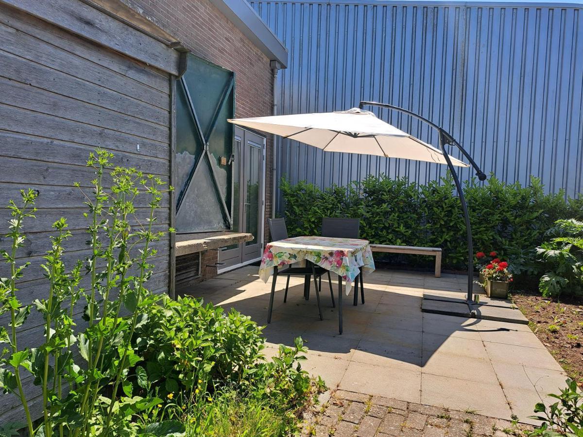 Luxe Ruime Studio Op Unieke, Rustige Locatie Dokkum Luaran gambar